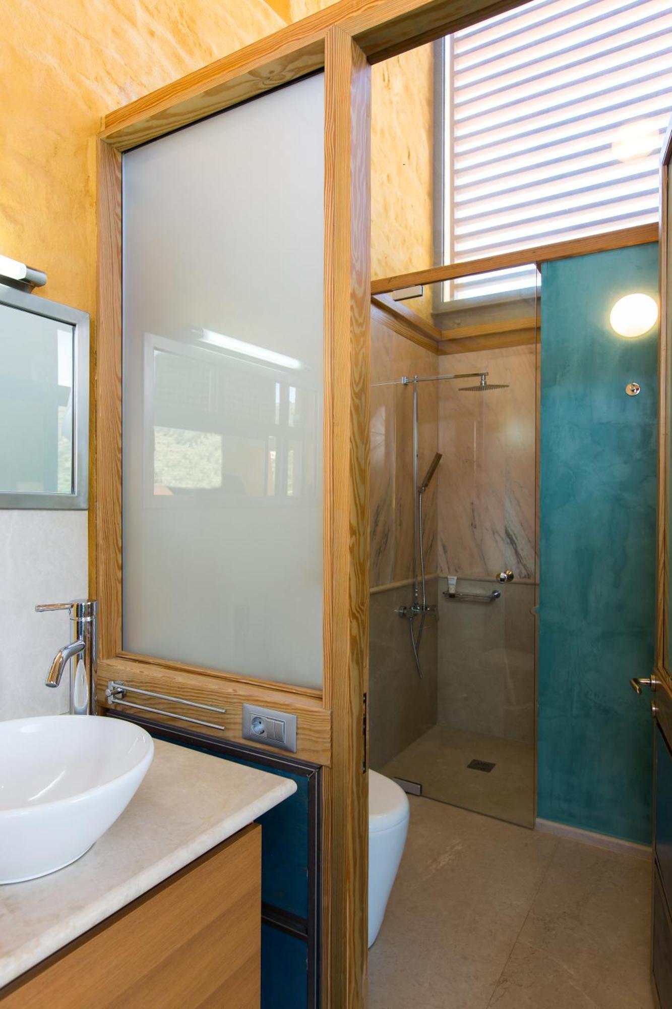 חאניה Beachfront Ravdoucha Epavlis Eleni Villa - Pool, Hot Tub, Gym, Sauna, Private Parking, Wifi מראה חיצוני תמונה
