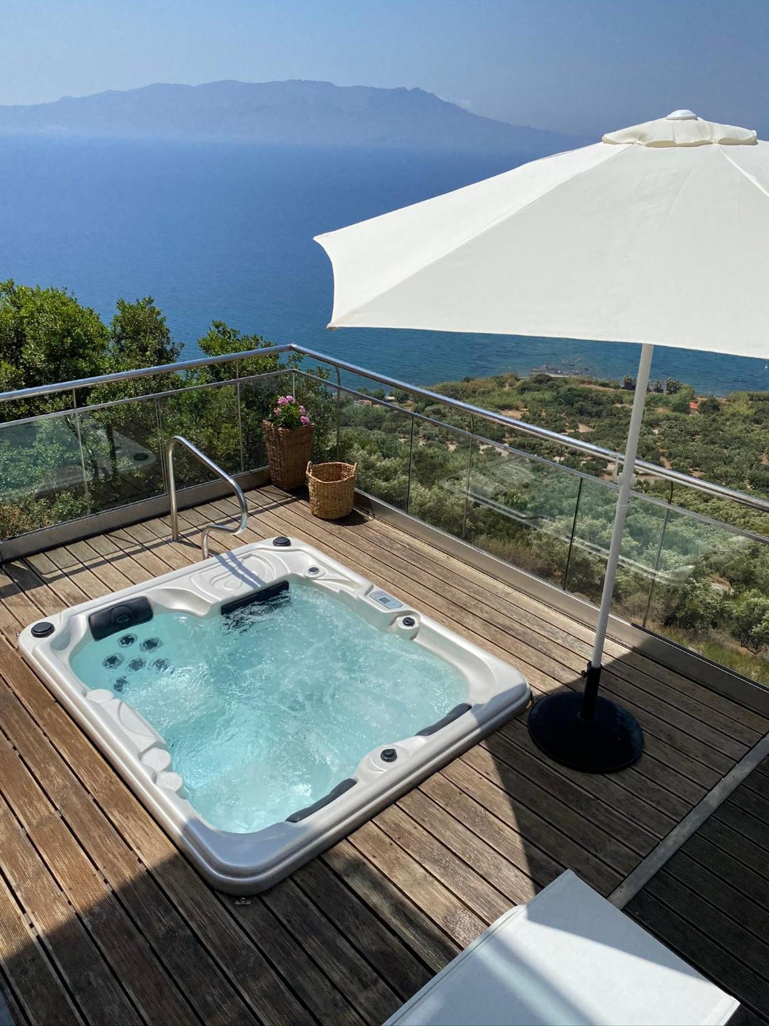 חאניה Beachfront Ravdoucha Epavlis Eleni Villa - Pool, Hot Tub, Gym, Sauna, Private Parking, Wifi מראה חיצוני תמונה