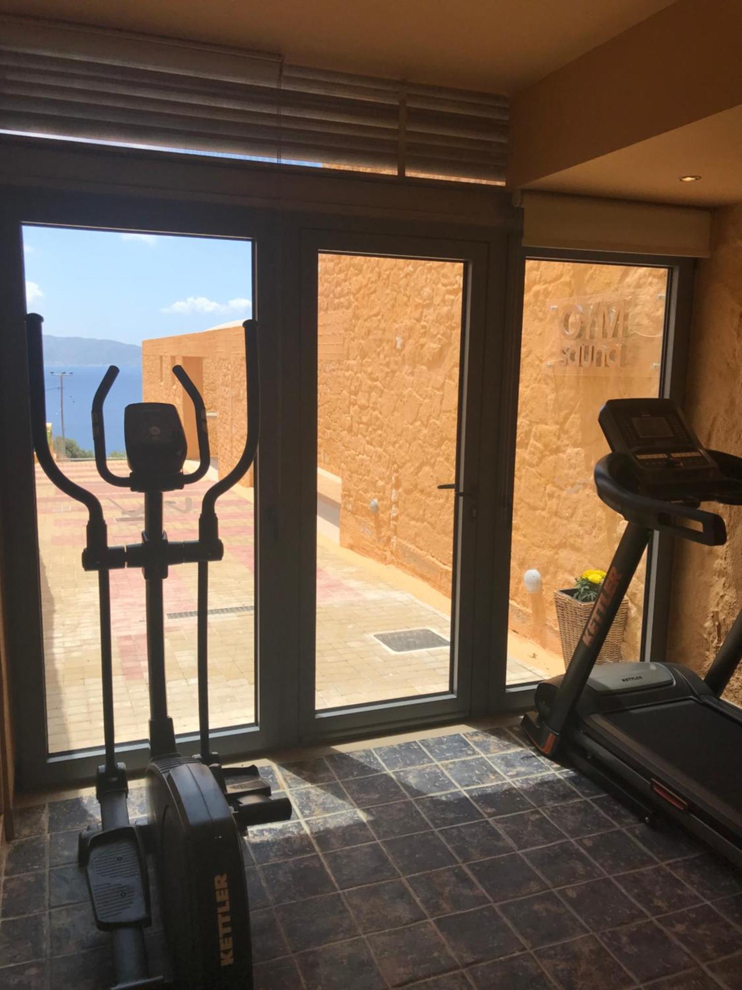 חאניה Beachfront Ravdoucha Epavlis Eleni Villa - Pool, Hot Tub, Gym, Sauna, Private Parking, Wifi מראה חיצוני תמונה